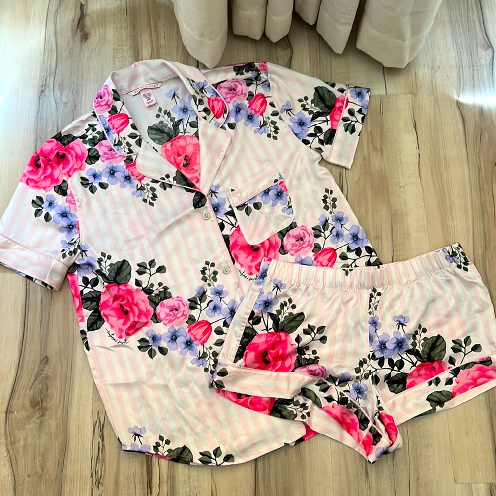 Victoria’s Secret Satin Short Pajama Set NEW size XS